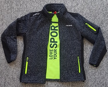 Schwere Strickjacke